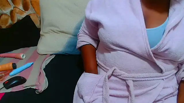 AfricanBigAssxx98 online show from March 12, 1:28 pm