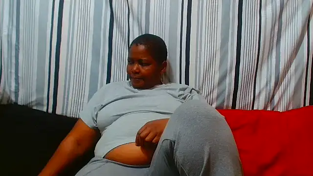 Snapshot of AfricanBigAssxx98 chatting on April 20, 9:45 am AfricanBigAssxx98 online show from April 20, 9:45 am