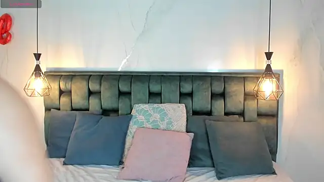 angelswets online show from February 19, 1:39 pm