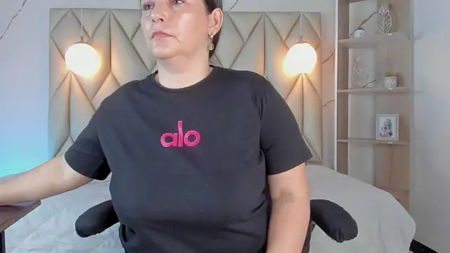 angelswets online show from November 29, 1:58 pm