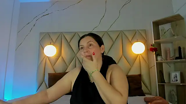 angelswets online show from February 7, 1:48 pm