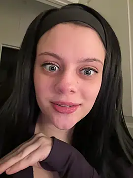 Snapshot of Sashabbay chatting on February 21, 4:24 am Sashabbay online show from February 21, 4:24 am