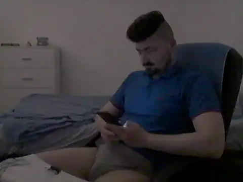 Snapshot of Hkl95555 chatting on June 1, 10:11 pm Hkl95555 online show from June 1, 10:11 pm