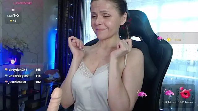 JessieOMays online show from June 9, 11:27 pm