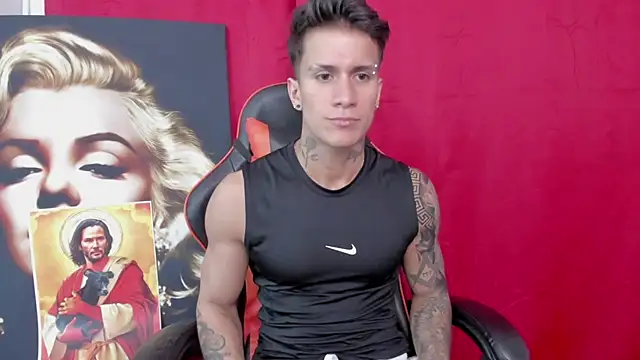 pettergrey1 online show from March 18, 10:48 pm