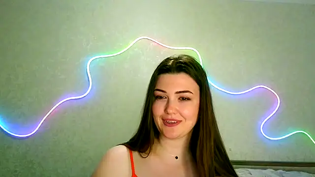 Snapshot of SeductiveTati chatting on June 2, 6:21 pm SeductiveTati online show from June 2, 6:21 pm