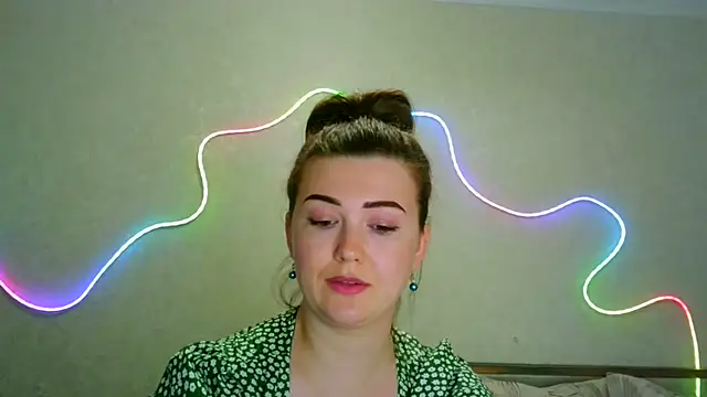Snapshot of SeductiveTati chatting on August 1, 9:35 pm SeductiveTati online show from August 1, 9:35 pm
