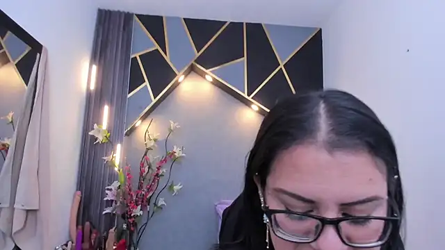 Snapshot of brigittemiller chatting on April 28, 2:27 am brigittemiller online show from April 28, 2:27 am