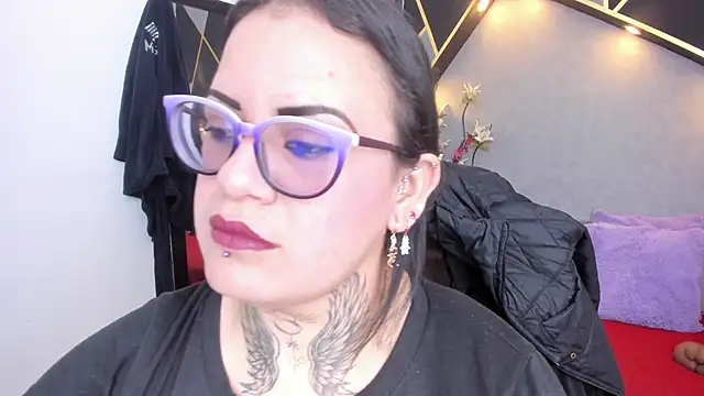 Snapshot of brigittemiller chatting on May 27, 1:57 am brigittemiller online show from May 27, 1:57 am