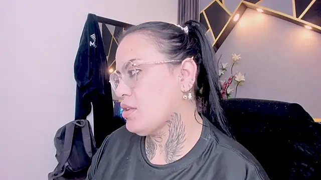Snapshot of brigittemiller chatting on June 12, 1:37 am brigittemiller online show from June 12, 1:37 am