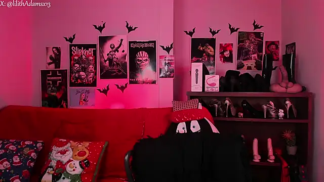 lilith-deveraux online show from December 16, 2:22 pm