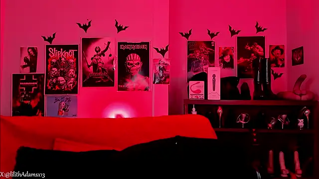 lilith-deveraux online show from April 15, 3:08 pm