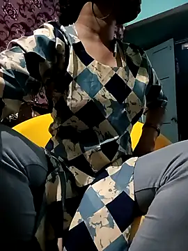 Snapshot of gunjan22 chatting on December 4, 8:56 am gunjan22 online show from December 4, 8:56 am