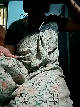 Snapshot of gunjan22 chatting on December 25, 7:24 am gunjan22 online show from December 25, 7:24 am