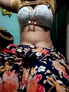 Snapshot of gunjan22 chatting on February 20, 6:06 am gunjan22 online show from February 20, 6:06 am