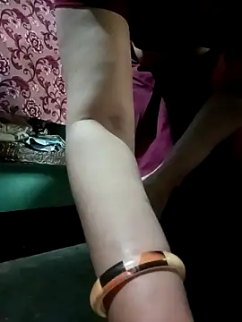 Snapshot of gunjan22 chatting on March 13, 6:05 am gunjan22 online show from March 13, 6:05 am