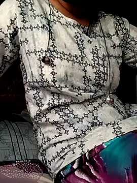 Snapshot of gunjan22 chatting on March 15, 5:41 am gunjan22 online show from March 15, 5:41 am