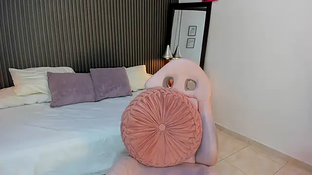 Axel brunette1 online show from March 22, 11:41 pm