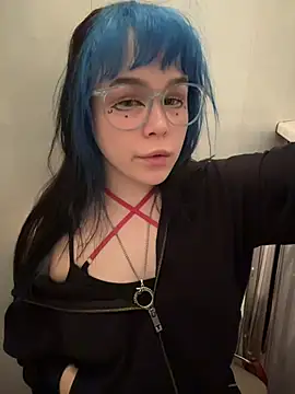 Snapshot of MaddisonHaas chatting on April 18, 7:07 pm MaddisonHaas online show from April 18, 7:07 pm