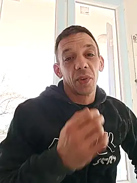 Snapshot of mika11100 chatting on December 21, 12:59 pm mika11100 online show from December 21, 12:59 pm