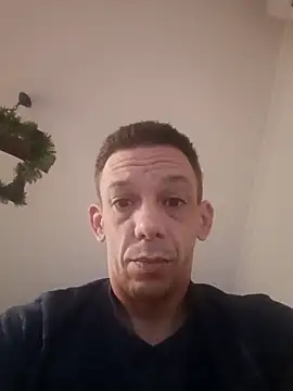 Snapshot of mika11100 chatting on December 23, 12:46 am mika11100 online show from December 23, 12:46 am