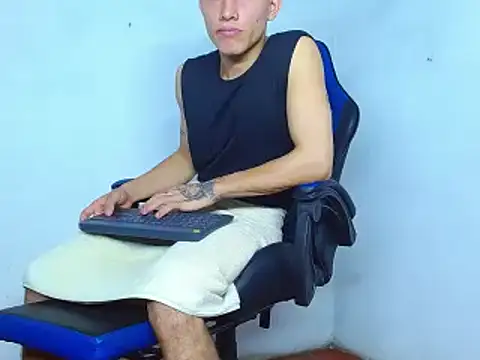 Snapshot of bab_boy_777 chatting on December 6, 11:36 pm bab boy 777 online show from December 6, 11:36 pm