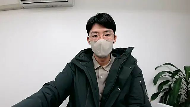 Snapshot of TakuryuJPN chatting on December 1, 9:26 pm TakuryuJPN online show from December 1, 9:26 pm