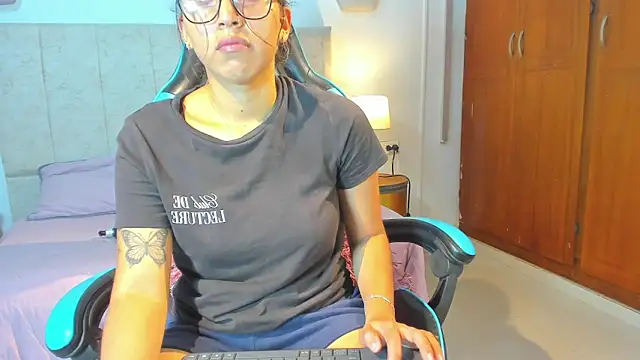  maria foxx  online show from April 13, 4:56 pm