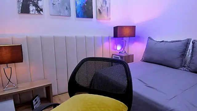 DaniRousse online show from April 5, 11:24 pm