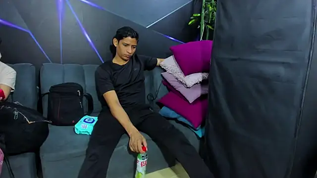 Snapshot of playsgirlhot chatting on February 8, 12:25 am playsgirlhot online show from February 8, 12:25 am