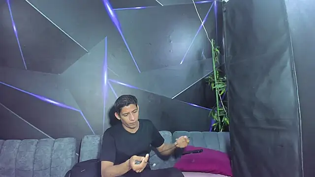 playsgirlhot online show from April 10, 11:15 am