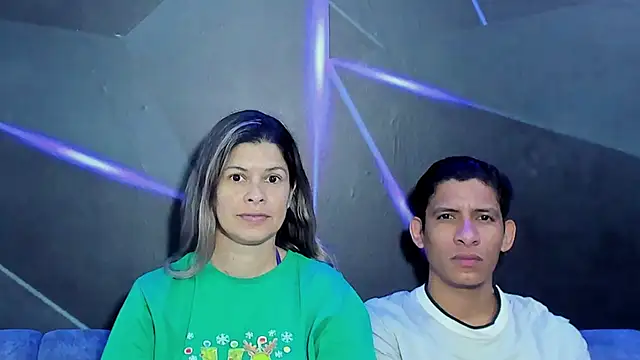 playsgirlhot online show from April 12, 11:21 pm