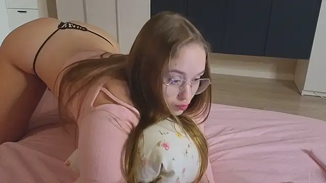 endlesssoffi online show from December 1, 6:24 pm