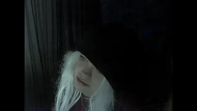 Snapshot of iva_spirit chatting on December 24, 12:55 am iva spirit online show from December 24, 12:55 am