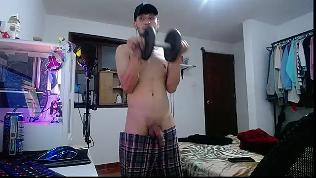 Snapshot of esjrobles chatting on December 30, 6:09 am esjrobles online show from December 30, 6:09 am