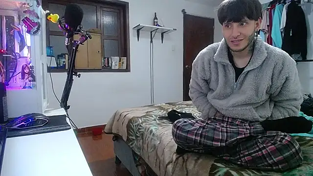 Snapshot of esjrobles chatting on January 7, 11:37 am esjrobles online show from January 7, 11:37 am