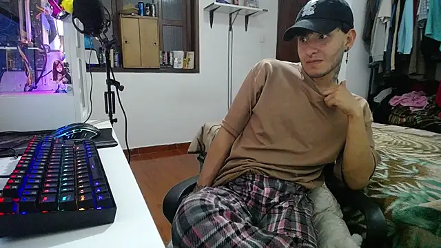 Snapshot of esjrobles chatting on January 14, 5:30 am esjrobles online show from January 14, 5:30 am