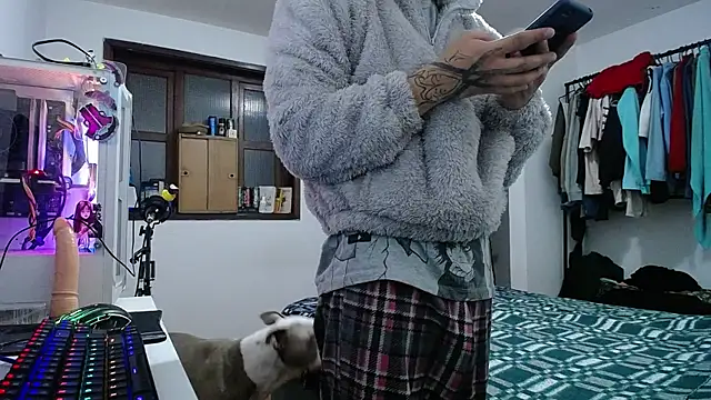 Snapshot of esjrobles chatting on January 21, 2:33 am esjrobles online show from January 21, 2:33 am