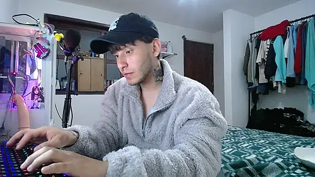 Snapshot of esjrobles chatting on January 21, 5:38 am esjrobles online show from January 21, 5:38 am