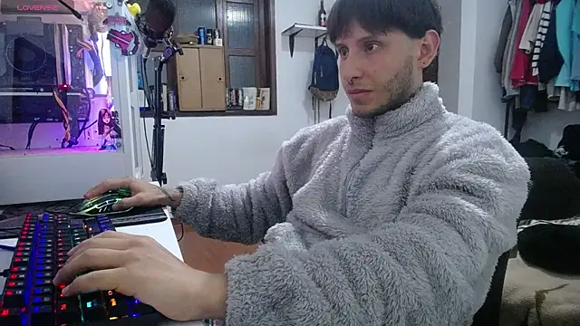 Snapshot of esjrobles chatting on January 22, 8:29 am esjrobles online show from January 22, 8:29 am