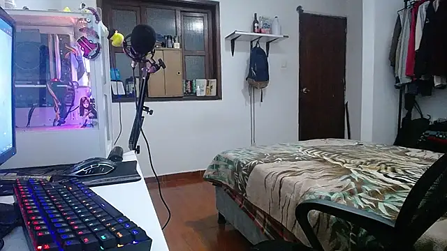 Snapshot of esjrobles chatting on January 26, 8:46 am esjrobles online show from January 26, 8:46 am