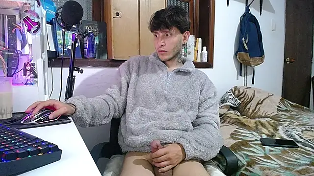 Snapshot of esjrobles chatting on January 31, 6:35 am esjrobles online show from January 31, 6:35 am