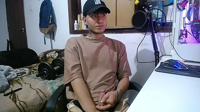 Snapshot of esjrobles chatting on February 14, 10:17 am esjrobles online show from February 14, 10:17 am