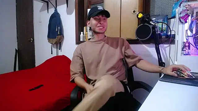 Snapshot of esjrobles chatting on February 15, 12:22 pm esjrobles online show from February 15, 12:22 pm