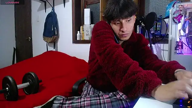 Snapshot of esjrobles chatting on February 16, 5:59 am esjrobles online show from February 16, 5:59 am