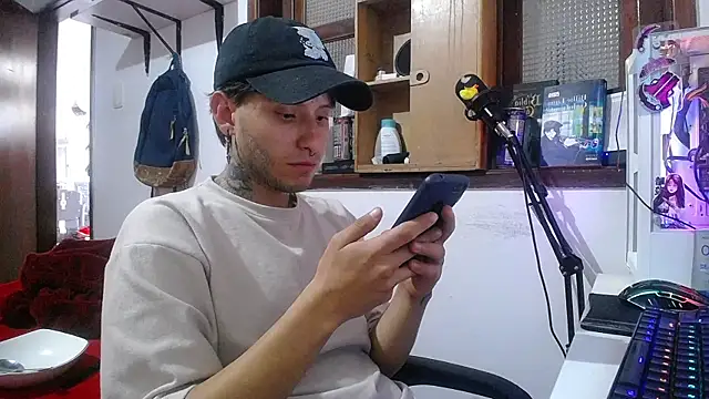 Snapshot of esjrobles chatting on February 19, 4:33 pm esjrobles online show from February 19, 4:33 pm