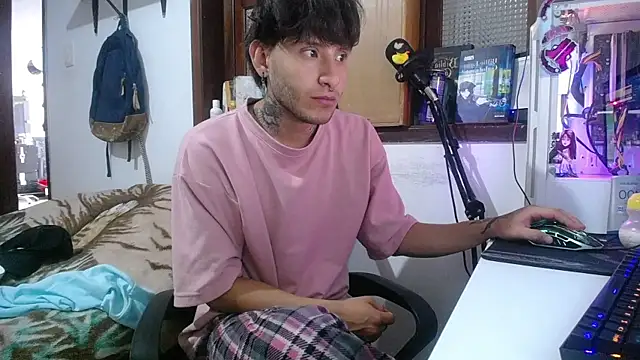 Snapshot of esjrobles chatting on February 20, 3:19 pm esjrobles online show from February 20, 3:19 pm