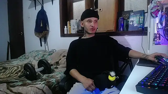 Snapshot of esjrobles chatting on February 27, 3:14 am esjrobles online show from February 27, 3:14 am