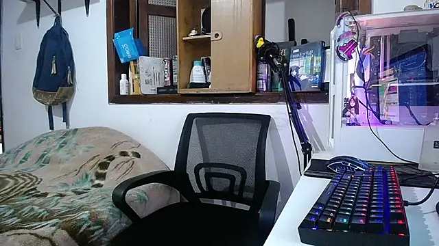 Snapshot of esjrobles chatting on February 28, 7:46 pm esjrobles online show from February 28, 7:46 pm