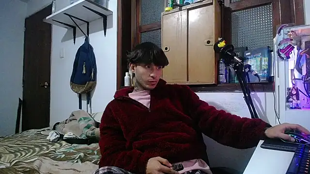 Snapshot of esjrobles chatting on March 7, 12:37 am esjrobles online show from March 7, 12:37 am